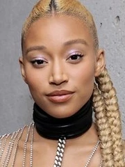 Амандла Стенберґ